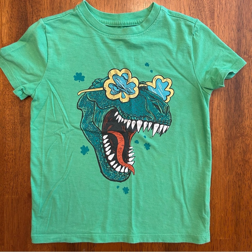 Cat & Jack “Feelin’ Lucky” Dino Tee | Green St. Patrick’s Day Shirt | XS (4/5)